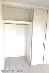 バルコニー側洋室６帖/クローゼット有
